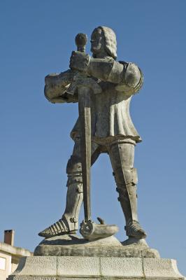 Estátua S. Nuno Álvares Pereira